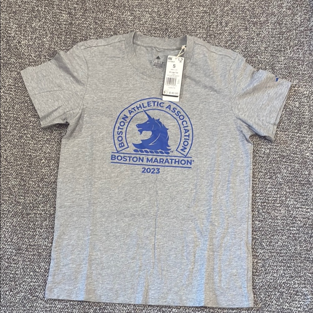 adidas Grey T-Shirt with Blue Boston Marathon 2023 Graphic - Picture 6 of 8